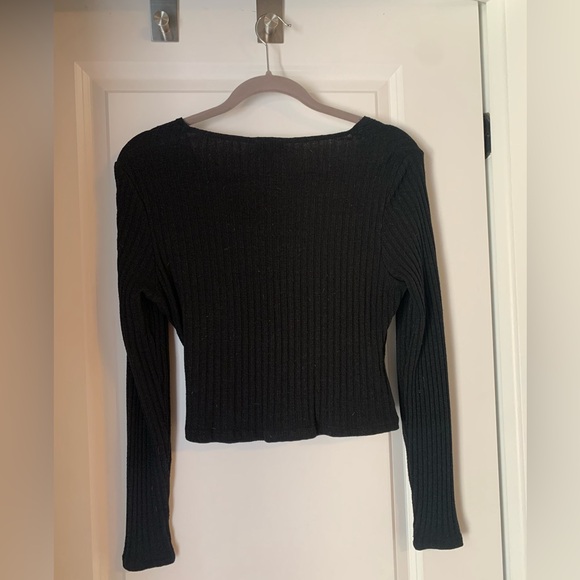 Black long sleeve crop top - Picture 4 of 4